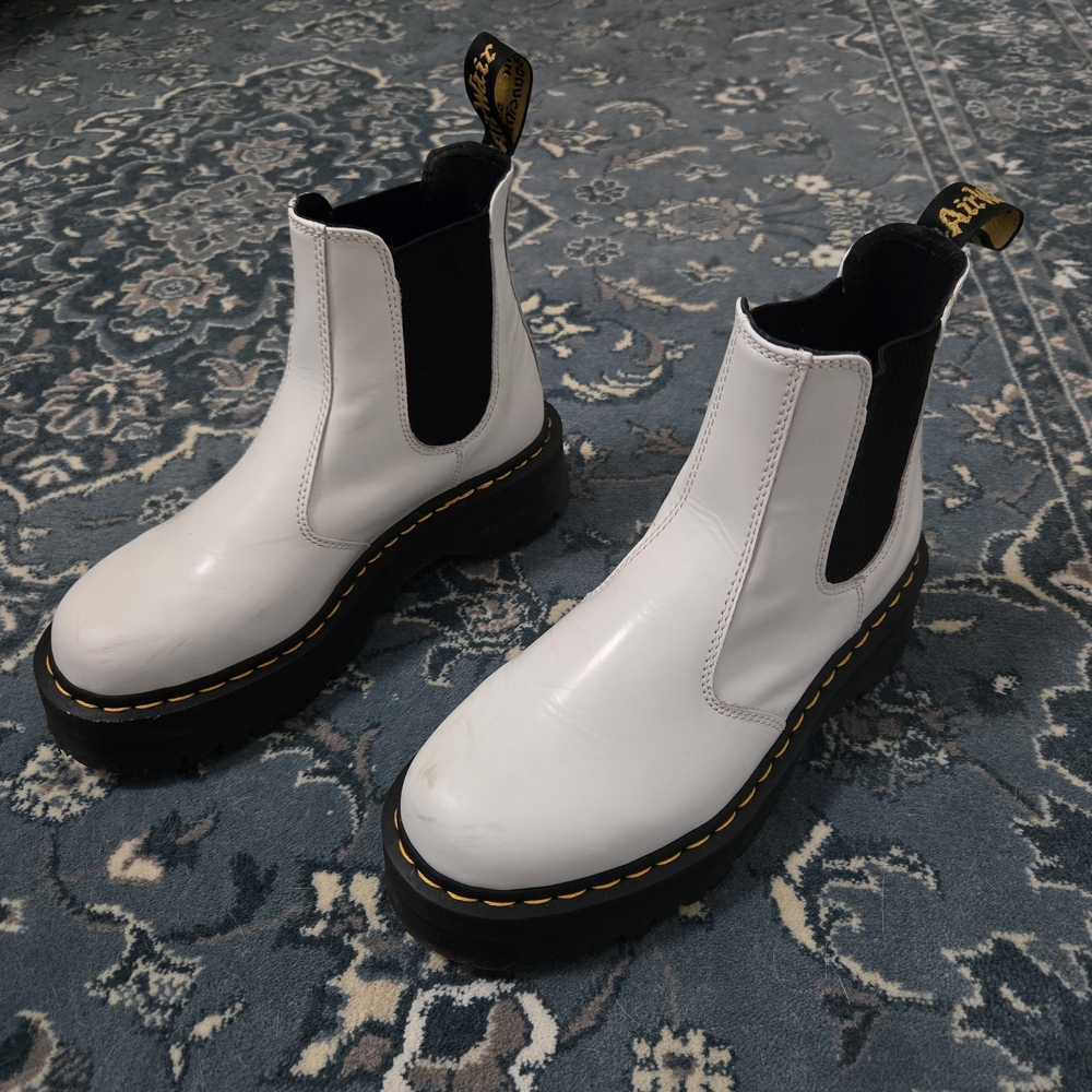 Dr. Martens 2976 Smooth Leather Platform Chelsea Boots